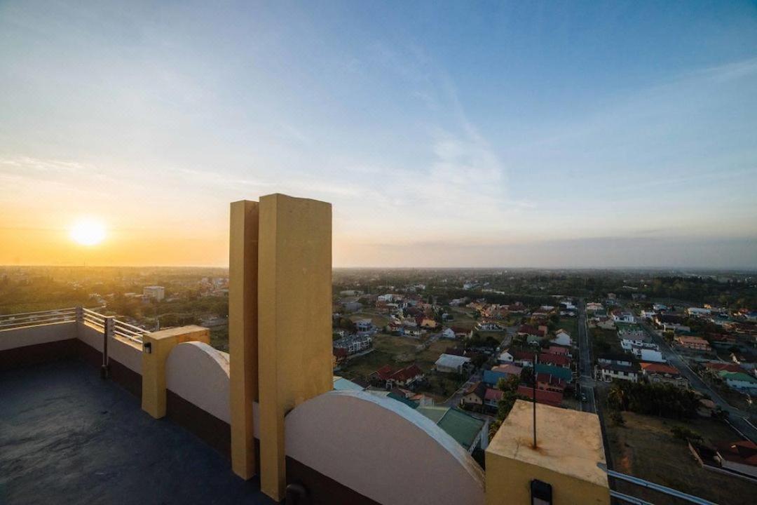 Cityland Tagaytay Taal Lake View City View Free Pool Parking Studios With Balcony Are City View Tagaytay City Екстериор снимка