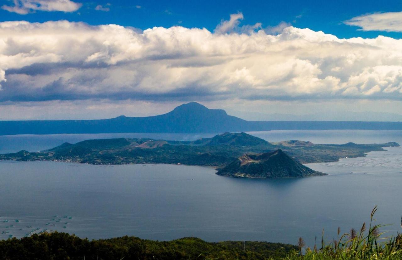 Cityland Tagaytay Taal Lake View City View Free Pool Parking Studios With Balcony Are City View Tagaytay City Екстериор снимка