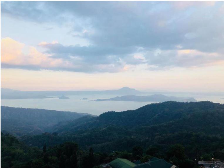 Cityland Tagaytay Taal Lake View City View Free Pool Parking Studios With Balcony Are City View Tagaytay City Екстериор снимка